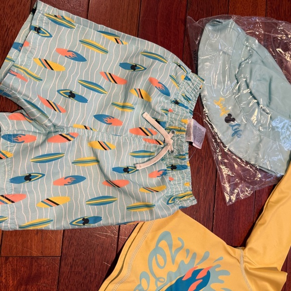 NWT Disney Kids Mickey Swim Set - Picture 3 of 4